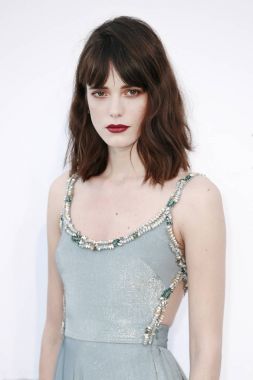 Aktris Stacy Martin