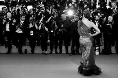 Iris Mittenaere model