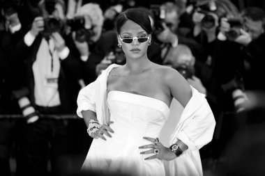 Şarkıcı Robyn Rihanna Fenty
