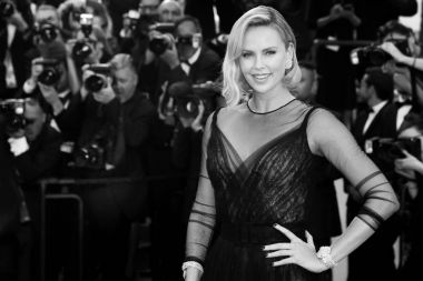 aktris charlize theron