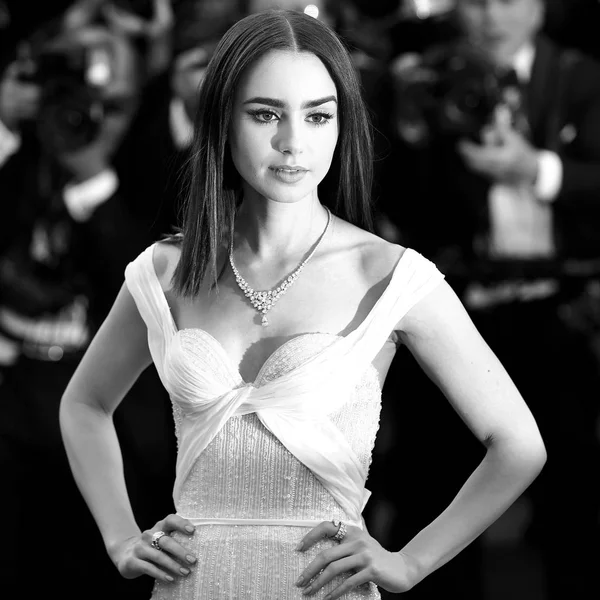 Actrice Lily Collins — Stockfoto