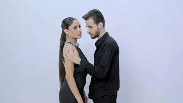 Momento Íntimo Amor Casal Ace Para Enfrentar Estúdio Curto — Fotografia de Stock