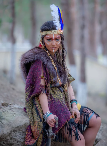 Domorodá Americká Indická Žena Portrét Venku Portrét Šamanské Feny Indickým — Stock fotografie