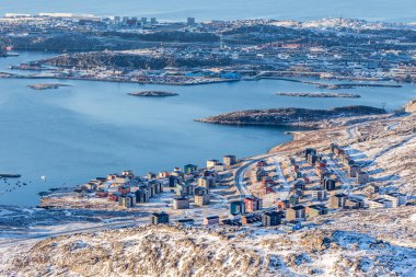 Yukarıdan sokaklar ve Binalar, Nuuk, Grönland görüntülemek