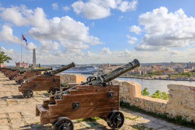 Fener, toplar ve Küba fla el Morro İspanyol kale
