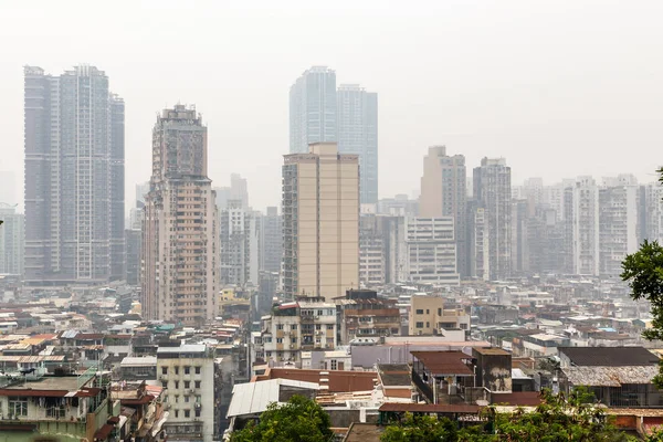 Macau stad centrum panorama met arme krottenwijken blokken en hoog livin — Stockfoto