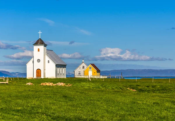 Flateyjarkirkja beyaz lutheran Kilisesi ve birleştirmek-in yaşam kulübeleri 