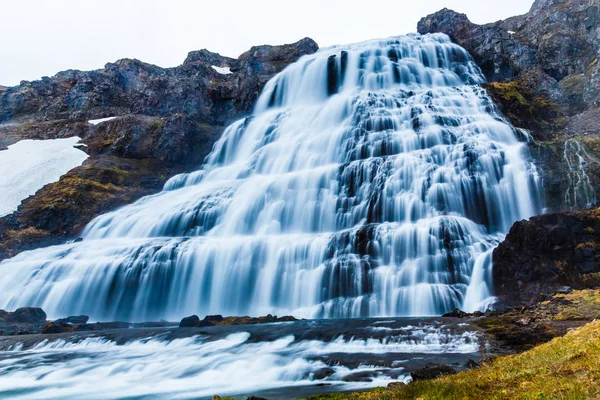 Dynjandi foss sílu proudu kaskádový vodopád, na západní fjordy Islandu — Stock fotografie