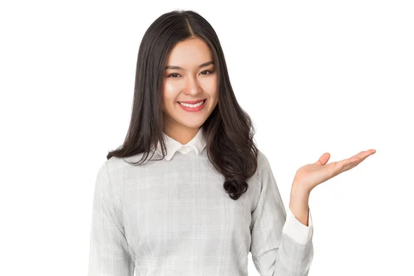 Молодая Красота Здоровой Счастливой Азиатской Женщины Улыбающимся Лицом Изолированы Белом — стоковое фото