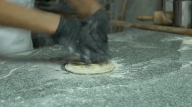 İnsanlar para kazanıyor.