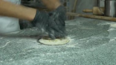 İnsanlar para kazanıyor.