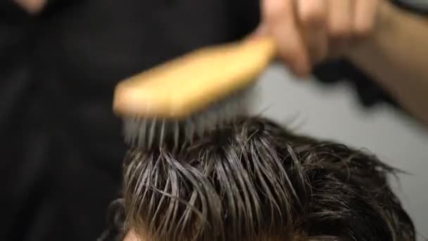 Stilvoll Modische Friseur Rasieren Menschen — Stockvideo