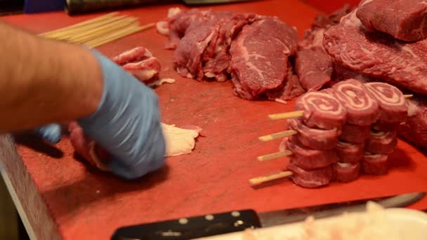 Het Snijden Van Vlees Voorraad Video — Stockvideo