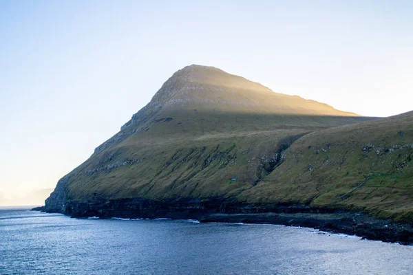 Stroymoy Adası Faroe Adaları Ndaki Nefes Kesici Manzaranın Altın Saat — Stok fotoğraf
