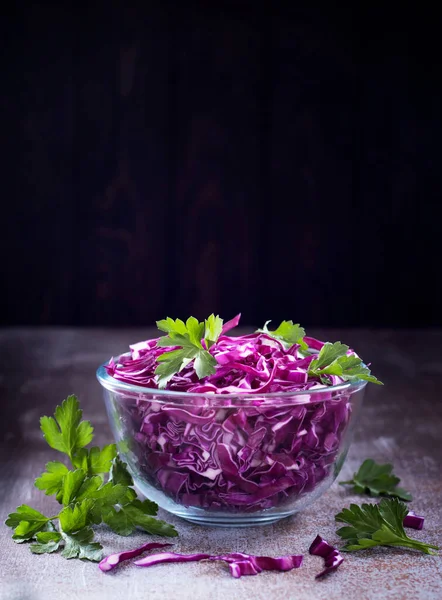 Красный салат из капусты — стоковое фото