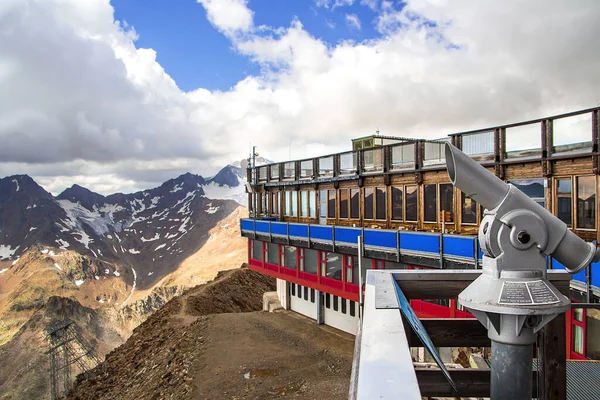 Oetztal Alpleri, Schnalstal, Suedtirol / İtalya 'daki Weisskugel Dağı ve Rıhtımı' nın zirve istasyonu
