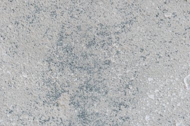 Betonun yüzeyi pürüzlü..