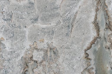 Betonun yüzeyi pürüzlü..