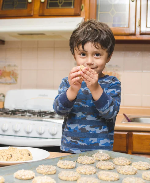 Kid Doing Cookies — Stock Photo, Image
