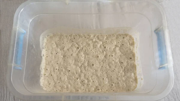 Plastik bir kapta Opara. Sağlıklı beslenme.