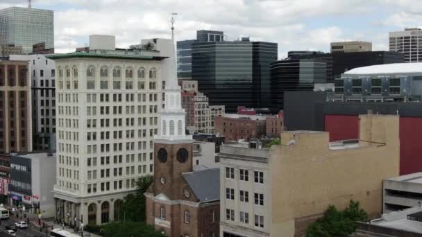 Newark Nova Camisa Leste Laranja — Vídeo de Stock