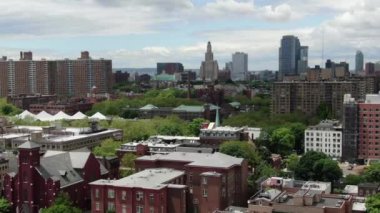 Bushwick Brooklyn Havalimanı 'nın videosu