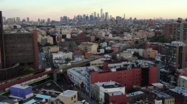 Bushwick Brooklyn Havalimanı 'nın videosu