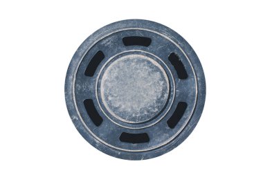 Paslı metal ceviz beyaz arka planda izole edilmiş.