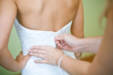 Gelin için nedime elbiseleri