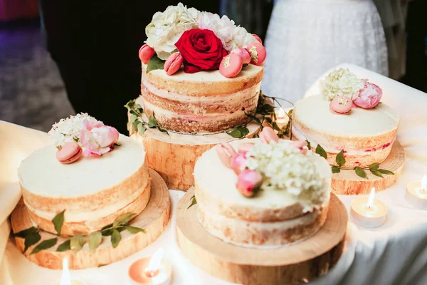 Wedding Cakes Decorated Flowers Macaroons — Stock Photo, Image