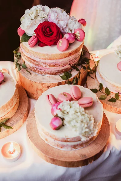 Tortas Boda Decoradas Con Flores Macarrones — Foto de Stock