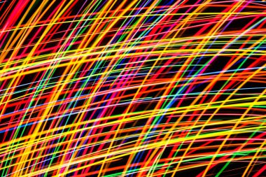 Renkli çizgiler ve çizgilerle soyut arkaplan