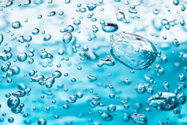 Mavi Arkaplanda Su Damlaları