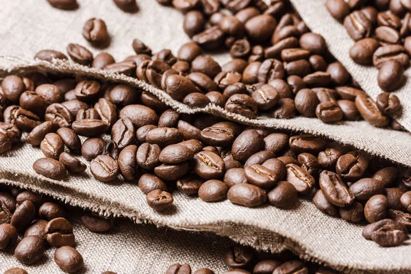 Kaffeebohnen Sack Auf Einem Hölzernen Hintergrund — Stockfoto