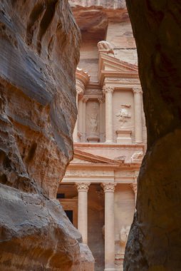 Kanyonun başından beri Petra 'nın hazinesi, Jordan. Çöldeki kaza şehri.