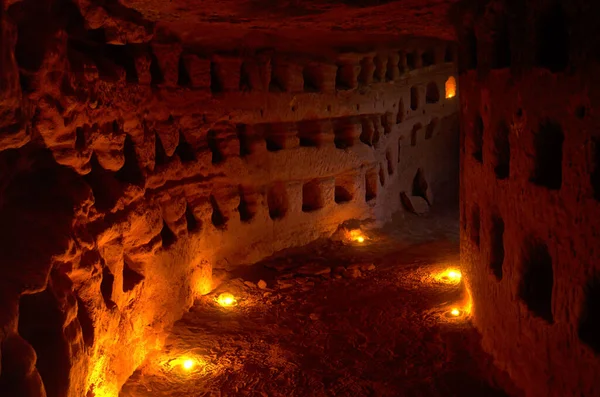 Caverna Dentro Montanha Iluminada Com Velas Caverna Acidentes Usada Para — Fotografia de Stock