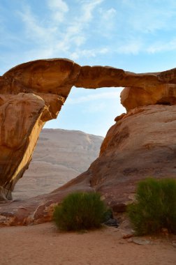 Vadi rom çöl manzaralı kayalar