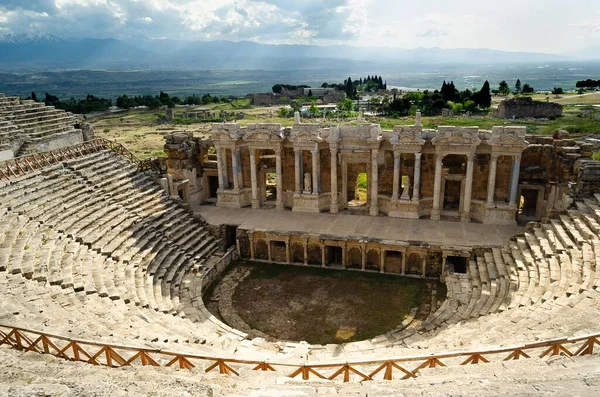 Sadece Pamukkale 'de Roma Amfitiyatrosu