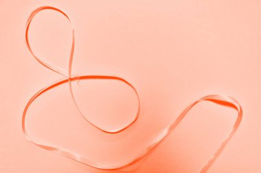 Sekiz numaranın silueti, kurdeleyle yapılmış. Lükse Lav