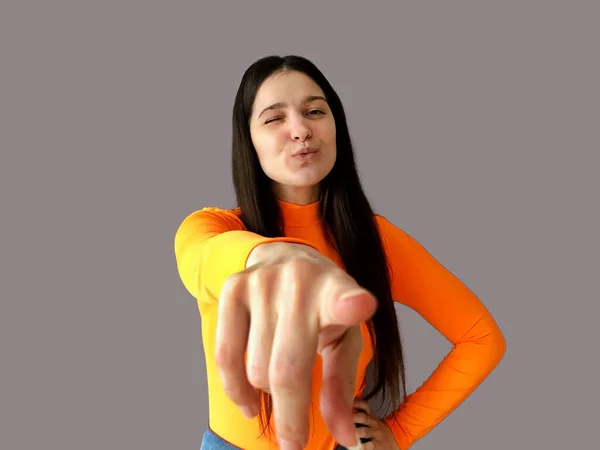 Joven Chica Hermosa Con Pelo Oscuro Suéter Naranja Brillante Sobre —  Fotos de Stock