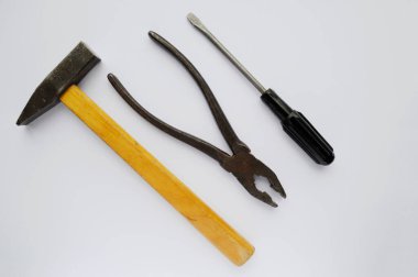 Beyaz arka planda inşa araçları. Babalar günü. İşçi Bayramı.