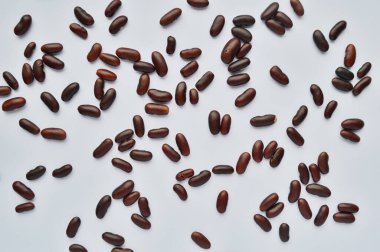 Rad fasulye şeritleri beyaz arkaplanda izole