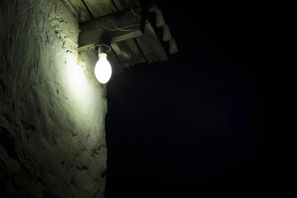 Lampada bianca a risparmio energetico — Foto Stock