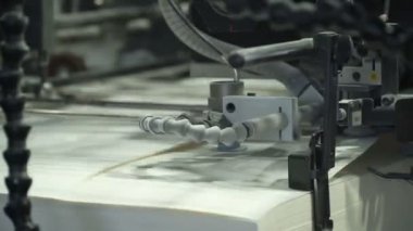 Vakum Sayfa Besleyici bireysel adet kağıt Matbaa kağıt kazık içine sağlar. Makineleri, baskı teknolojisi ile ilgili. Aşırı closeup
