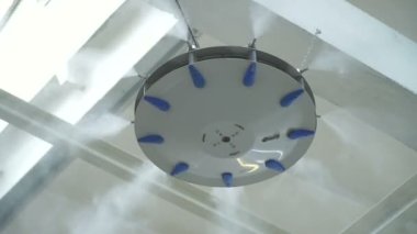 Bir veya daha fazla nemlendirme birimleri ile bir tam yüksek basınç nemlendirme sisteminin bir bölümü