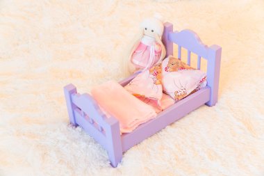 El yapımı ahşap minyatür kanepe bebek evi için