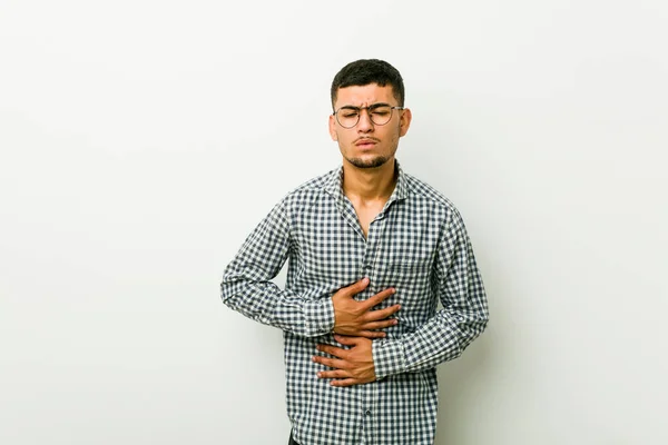 Junger Hispanischer Mann Krank Leidet Unter Bauchschmerzen Schmerzhaftem Krankheitskonzept — Stockfoto