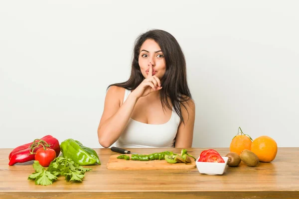 Young Curvy Woman Preparing Healthy Meal Keeping Secret Asking Silence — ストック写真