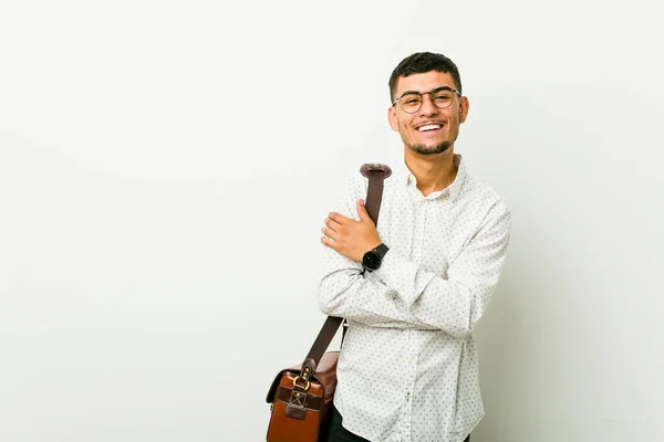 Mladý Hispánský Příležitostný Obchodník Směje Baví — Stock fotografie