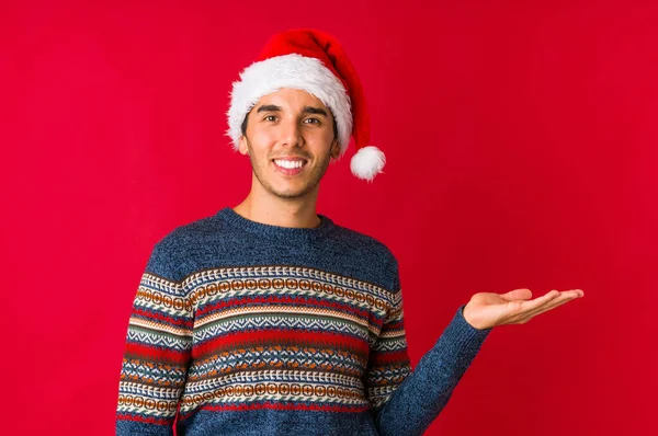 Jovem Dia Natal Com Polegares Para Cima Saúde Sobre Algo — Fotografia de Stock